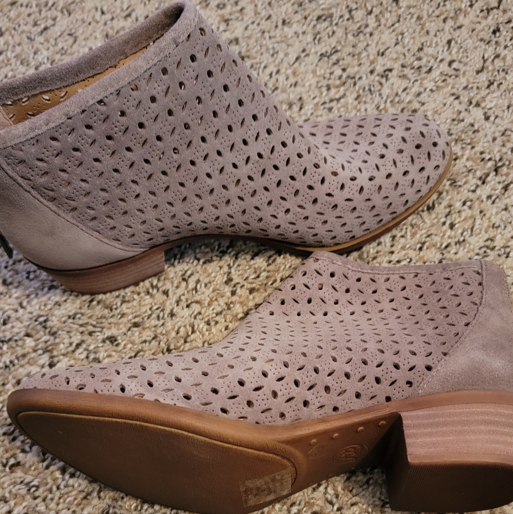 New! Lucky Brand Gray Perforated Ankle Booties